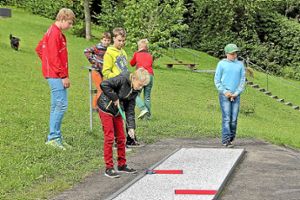 Der Spaß stand zwar im Vordergrund, doch die Kinder gingen auf den 18 Bahnen sehr motiviert zu Werke.  Foto: Schneeberg Foto: Schwarzwälder-Bote