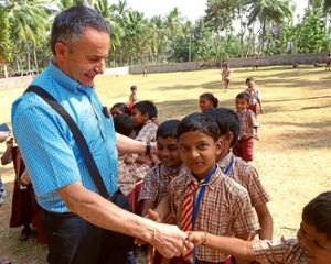 Robert Rentschler hat  mit weiteren Interessierten die Einrichtungen der Nethanja-Kirche in Indien besucht.  Foto: privat