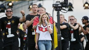 Helene Fischer singt - und die DFB-Elf rastet aus
