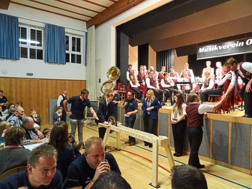 Musik und Spiele waren bei der Blechsession des Ostdorfer Musikvereins geboten.  Foto: Gehring Foto: Schwarzwälder Bote