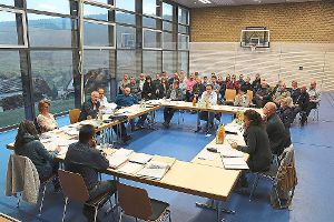 Aufgrund des großen öffentlichen Interesses fand die Ortschaftsratssitzung in der Beihinger Halle statt. Foto: Geisel Foto: Schwarzwälder-Bote