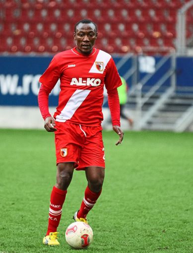 Somen Tchoyi im Trikot des FC Augsburg. Für den Erstligisten bestritt der Kameruner im Jahr 2013 zwei Bundesliga-Spiele. Foto: Eibner