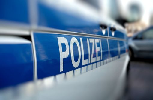 Die Polizei sucht nach einer Unfallflucht nach Zeugen. Foto: Heiko Küverling - stock.adobe.com