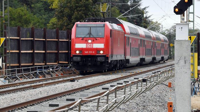 18-Jähriger stoppt Zug – und steigt ein