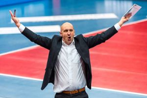 Mit der Rückendeckung der Vereinsspitze des TV Rottenburg macht Trainer Hans Peter Müller-Angstenberger beim Volleyball-Bundesligisten weiter.  Foto: Kunze