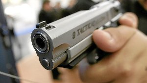 Räuber überfällt Wettbüro mit Pistole
