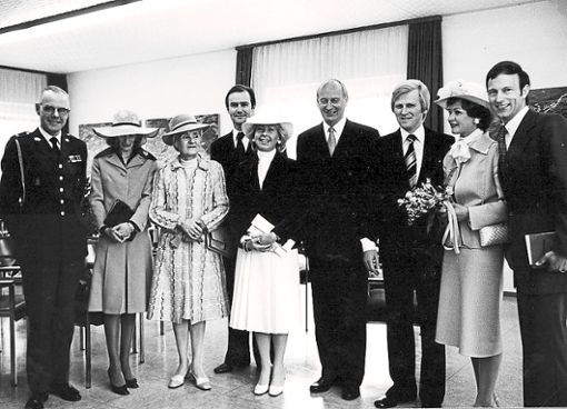 Rechts das Brautpaar mit Heinrich Haasis und dem damaligen Chef des Hauses Preußen, Prinz Louis Ferdinand. Prinz Henrik ist der Vierte von links. Foto: Archiv Foto: Schwarzwälder Bote