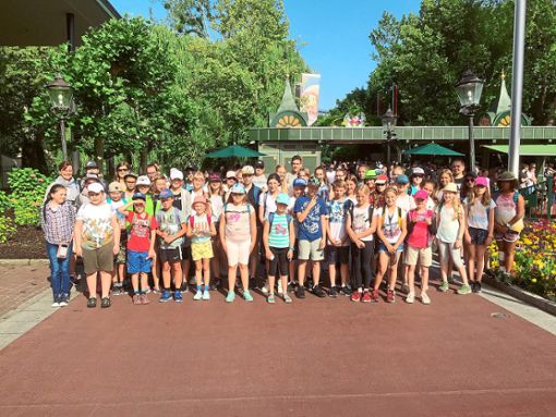 50 Kinder und Jugendliche aus Loßburg besuchten den Europa-Park in Rust. Foto: Jugendreferat Foto: Schwarzwälder Bote