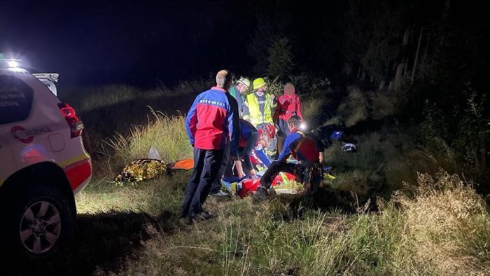 Bergwacht und Feuerwehr retten gestürzte Mountainbikerin