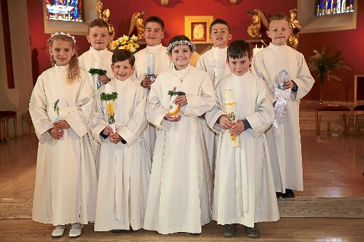 Acht Kinder feierten in Horb-Ahldorf Erstkommunion.  Foto: Tischbein
