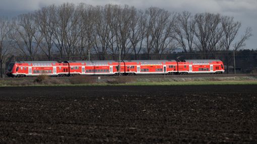 Die Riedbahnstrecke zwischen Mannheim und Frankfurt. Foto: dpa/Sebastian Gollnow