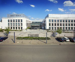 Das neue Zollernalb-Klinikum in Balingen: Wird es in Zukunft das einzige Krankenhaus im Landkreis sein? Die Standortfrage führt zu hitzigen Diskussionen.  Foto: Klinikum