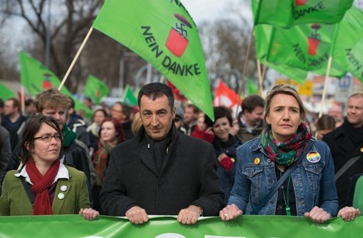 Auch die Grünen-Bundesvorsitzenden Simone Peter und Cem Özdemir haben sich an den Anti-Pegida-Kundgebungen im Vorfeld des Wilders-Auftritts beteiligt. Foto: dpa-Zentralbild
