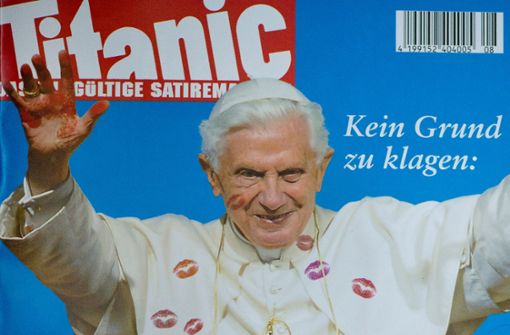 Das Titelbild der Ausgabe von August 2012 der „Titanic“ zeigt  eine Fotomontage von Papst Benedikt XVI. Jetzt steht das Satiremagazin vor dem Aus. (Archivbild) Foto: dapd/Michael Gottschalk