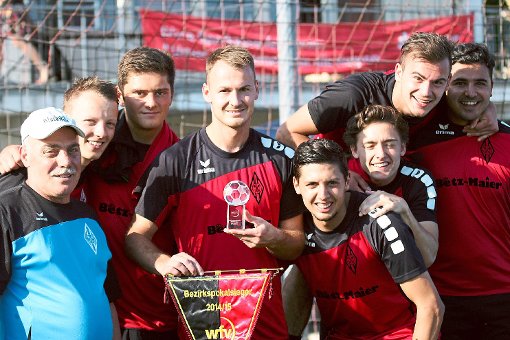 In der vergangenen Saison feierten die Kicker des 1. FC Burladingen den Pokalsieg. Foto: Kara Foto: Schwarzwälder-Bote