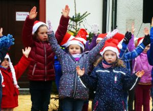Die Kinder dürfen sich auf den Nikolaus bei der Dorfweihnacht freuen. Foto: Neusch Foto: Schwarzwälder Bote