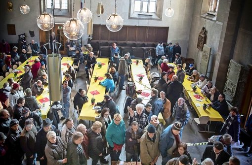 Sieben Wochen lang ist die Leonhardskirche Anlaufstelle für Obdachlose Foto: Lichtgut/Achim Zweygarth