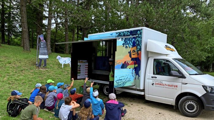 Naturbegeisterte Kinder feiern zehn Jahre Ferien im Jurameer