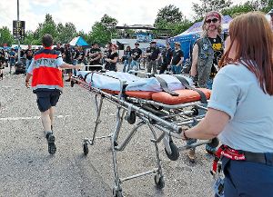 Unterwegs, um Metallern Hilfe zu leisten: die ehrenamtlichen Helfer des Roten Kreuzes. Foto: Engelhardt
