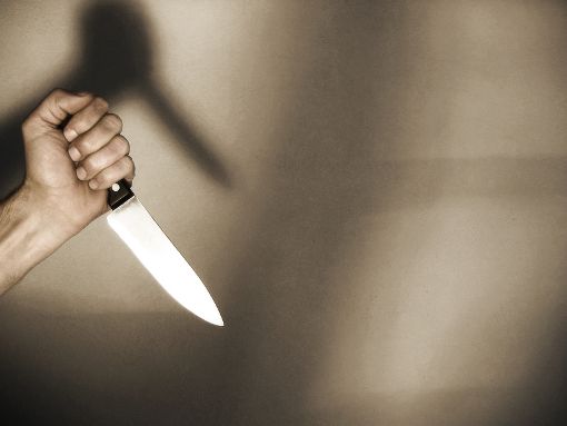 Eine der Frauen zückte plötzlich ein Messer. (Symbolfoto) Foto: Falko Matte/Fotolia.com