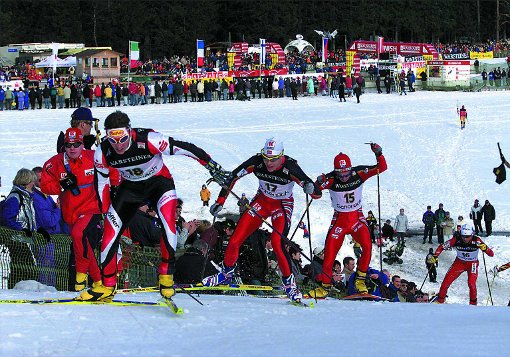 Seit mehr als 40 Jahren gastiert der Weltcup der Nordischen Kombination Anfang Januar in Schonach.  Foto: Dieter Reinhardt