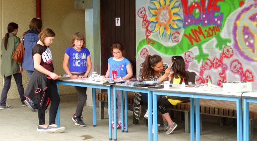 In der Schminkecke konnten sich die Besucher des Schulfests an der Albert-Schweitzer-Schule zu Tigern schminken lassen.  Foto: Kommer Foto: Schwarzwälder-Bote
