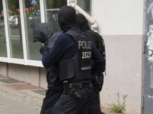 Polizei sprengt Diebesring: Bei Razzien in Tuttlingen, Villingen-Schwenningen, St. Georgen und Donaueschingen wurden elf Personen vorläufig festgenommen.  Foto: dpa