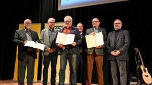Jürgen Kutzner (Zweiter von rechts) bei der Verleihung der Anerkennungspreise Foto: Ministerium