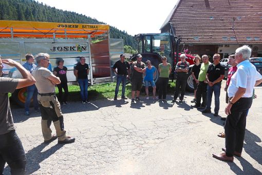Der neue Viehtransportanhänger steht auf dem Rohrbauernhof in Hornberg-Reichenbach. Foto: Dorn Foto: Schwarzwälder Bote