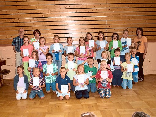 Über Urkunden bei den Bundesjugendspielen freuten sich zahlreiche Höfener Grundschüler. Foto: Ziegelbauer Foto: Schwarzwälder-Bote