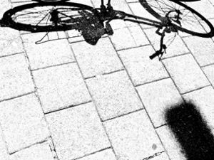 Nach einem tödlichen Unfall in Titisee-Neustadt sucht die Polizei nach einem Radfahrer. (Symbolfoto) Foto: Pixabay