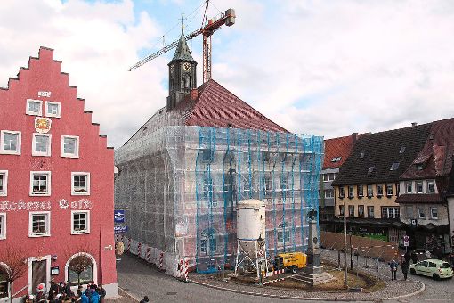 Gute Fortschritte macht die Sanierung des historischen Löffinger Rathauses. Für den neuen Aufzug des Gebäudes hat der Gemeinderat nun die Arbeiten vergeben. Foto: Bächle Foto: Schwarzwälder-Bote