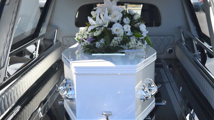 Während Beerdigung: Diebe stehlen Trauergaben 