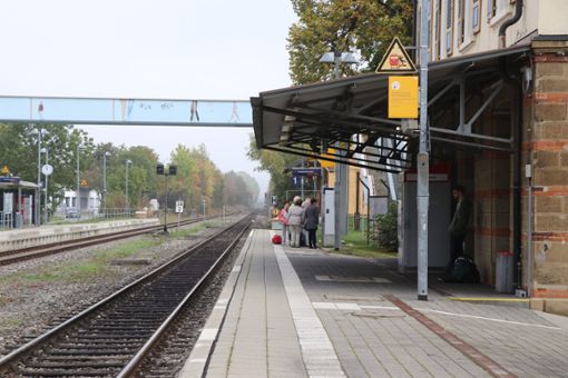 Die Fußgängerbrücke beim Bahnhof ist ein Sanierungsfall. (Archivfoto) Foto: Kauffmann