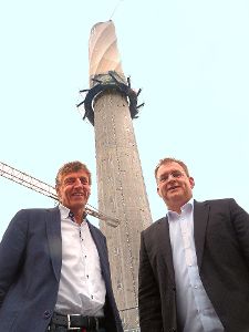 Alfons Bürk (links) und Hardy Stimmer brennen seit Jahren für das Projekt Test-Turm.  Foto: Otto