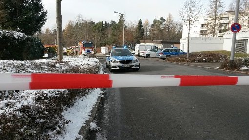 Bombenalarm im Wohngebiet Wöschhalde: Am Dienstagmittag rückten Polizei, Feuerwehr und Rettungskräfte zu einer Tiefgarage in Villingen an. Foto: Eich
