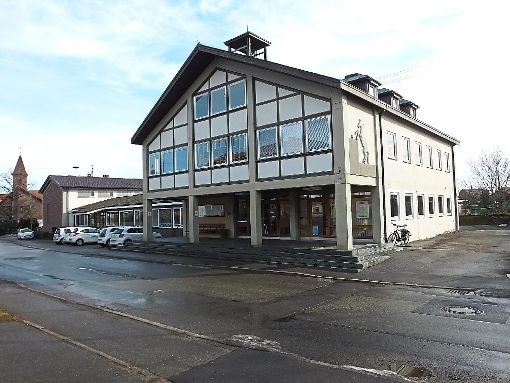 Das alte Rathaus in Liebelsberg soll saniert  und mit der Mehrzweckhalle und dem Zwischenbau Teil des neuen Bürgerzentrums werden. Archiv-Foto: Stocker Foto: Schwarzwälder-Bote
