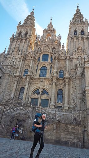 Geschafft:  Simone Faller erreicht Santiago de Compostela auf dem Pilgerpfad.  Foto: Faller Foto: Schwarzwälder Bote