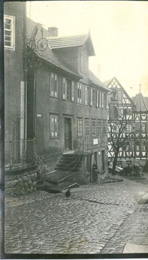 Die Bäckerei Lehmann am Marktplatz um 1910, im Hintergrund das Gasthaus Adler.  Foto: Stadtarchiv Foto: Schwarzwälder Bote