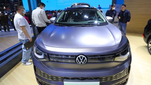 Im ersten Quartal hat der Volkswagen-Konzern in China nach eigenen Angaben 693.600 Fahrzeuge an Kunden ausgeliefert. Davon waren 41.000 reine E-Fahrzeuge. Foto: Fang Zhe/XinHua/dpa