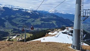 Deutsche prallt in Tirol mit Gleitschirm gegen Seilbahn