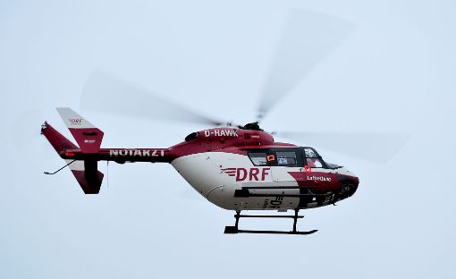 Mit einem Rettungshubschrauber der Schweizerischen Rettungsflugwacht Rega kam der verletzte Biker in die Uniklinik nach Freiburg. (Symbolfoto) Foto: Strobel