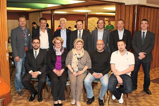 Der erweiterte Vorstand des Gewerbevereins Wolfach präsentiert sich mit Bürgermeister Thomas  Geppert (rechts). Foto: Forth Foto: Schwarzwälder-Bote