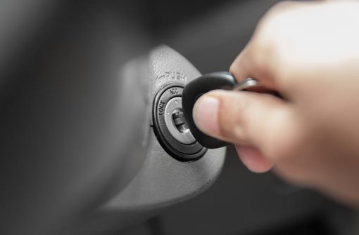 Dem Badegast wurde unbemerkt der Autoschlüssel gestohlen. (Symbolfoto) Foto: Shutterstock/Odua Images