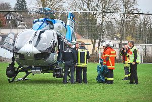 Proben der ominösen Substanz wurden per Hubschrauber zum Landeskriminalamt nach Stuttgart geflogen. Foto: Bernklau