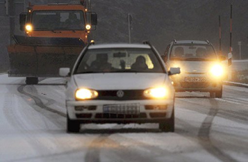 Auf schneeglatter Straße ist es am Dienstagabend in Bissingen an der Teck zu einem Unfall gekommen. Foto: dpa (Symbolbild)