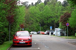 „Am Hährenwald“ ist das Parken nur noch in gekennzeichnet Flächen erlaubt. Foto: Biermayer