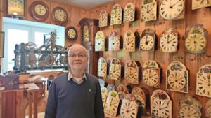 Michael Hör in seinem Uhrenmuseum, einem der Drehorte für den Schwarzwaldkrimi Foto: Niklas Ortmann