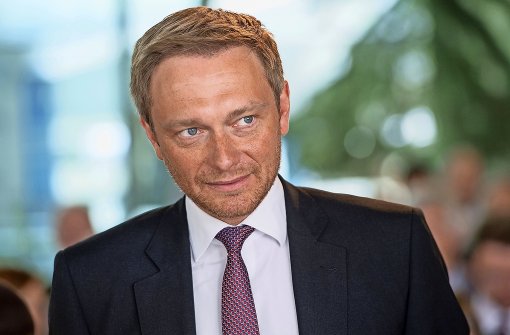 Der FDP-Bundesvorsitzende Christian Lindner wirft den anderen Parteien vor, die Steuerzahler auszuplündern. Foto: dpa