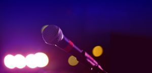 Wenn Patrick Schmeh das Mikrofon in die Hand nimmt, gehört er zur Elite des Poetry-Slams. (Symbolfoto) Foto: pixabay